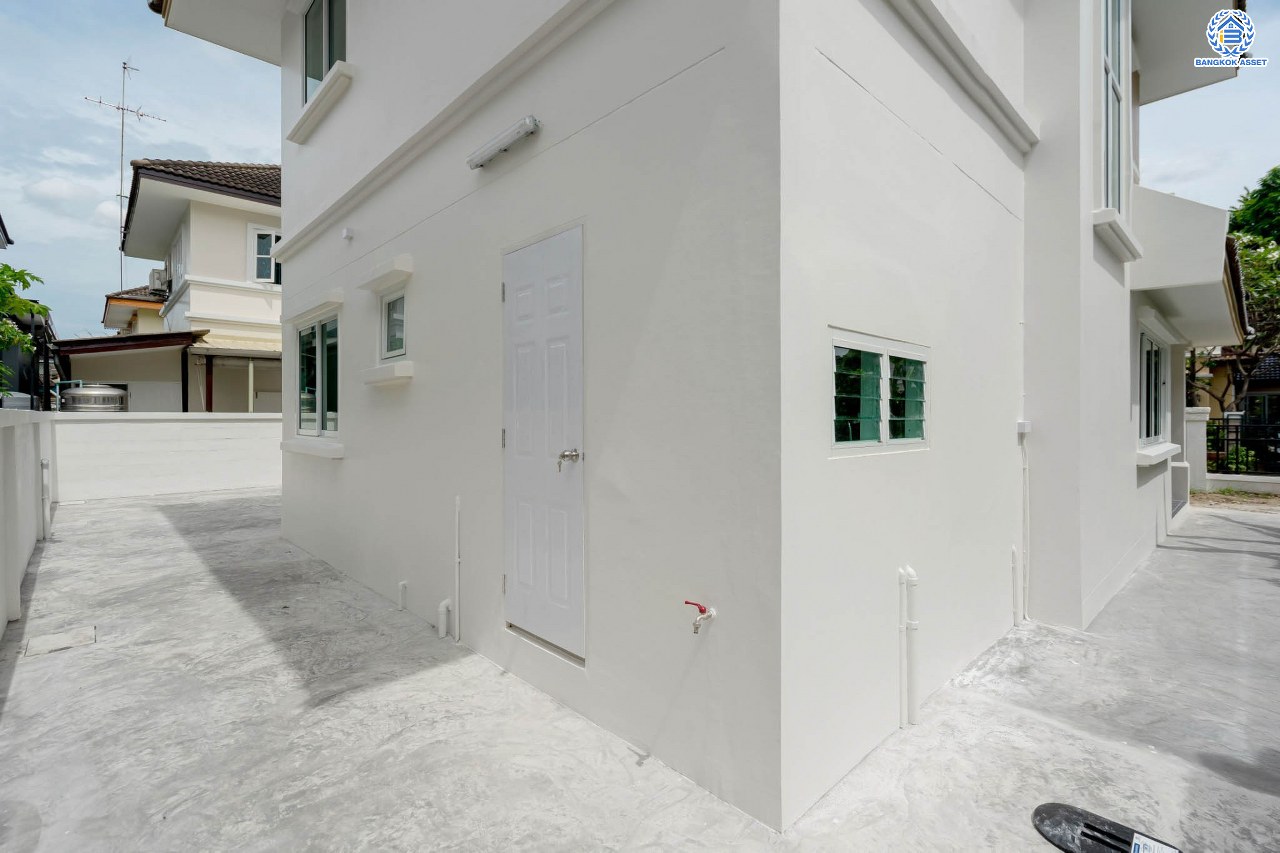 บ้านมือสองตกแต่งใหม่ แบรนด์ LH ม.ชัยพฤกษ์ บางบัวทอง หลังใหญ่ เนื้อที่ 67 ตร.ว. ฟังก์ชัน 3 ห้องนอน 2 ห้องน้ำ จอดรถได้ 2 คัน พร้อม Facilities ครบครัน บนทำเลเดินทางสะดวก ติดถนนบางกรวย-ไทรน้อย ใกล้เซ็นทรัลเวสต์เกต และรถไฟฟ้าสายสีม่วง "สถานีบางพลู"...